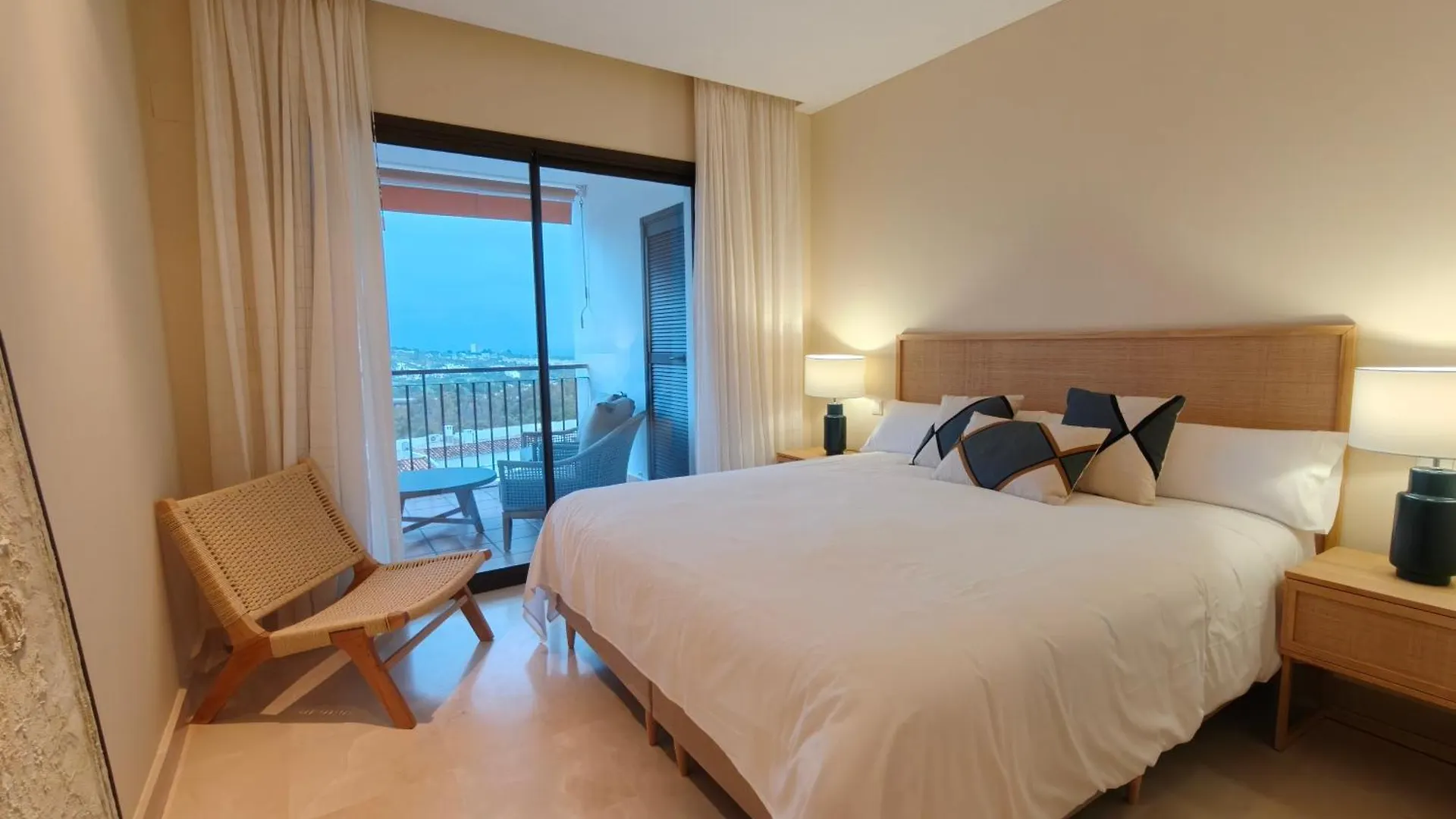 Apartment Vistas Espectaculares En La Quinta Suites Cerca De Puerto Banus Benahavis Spain