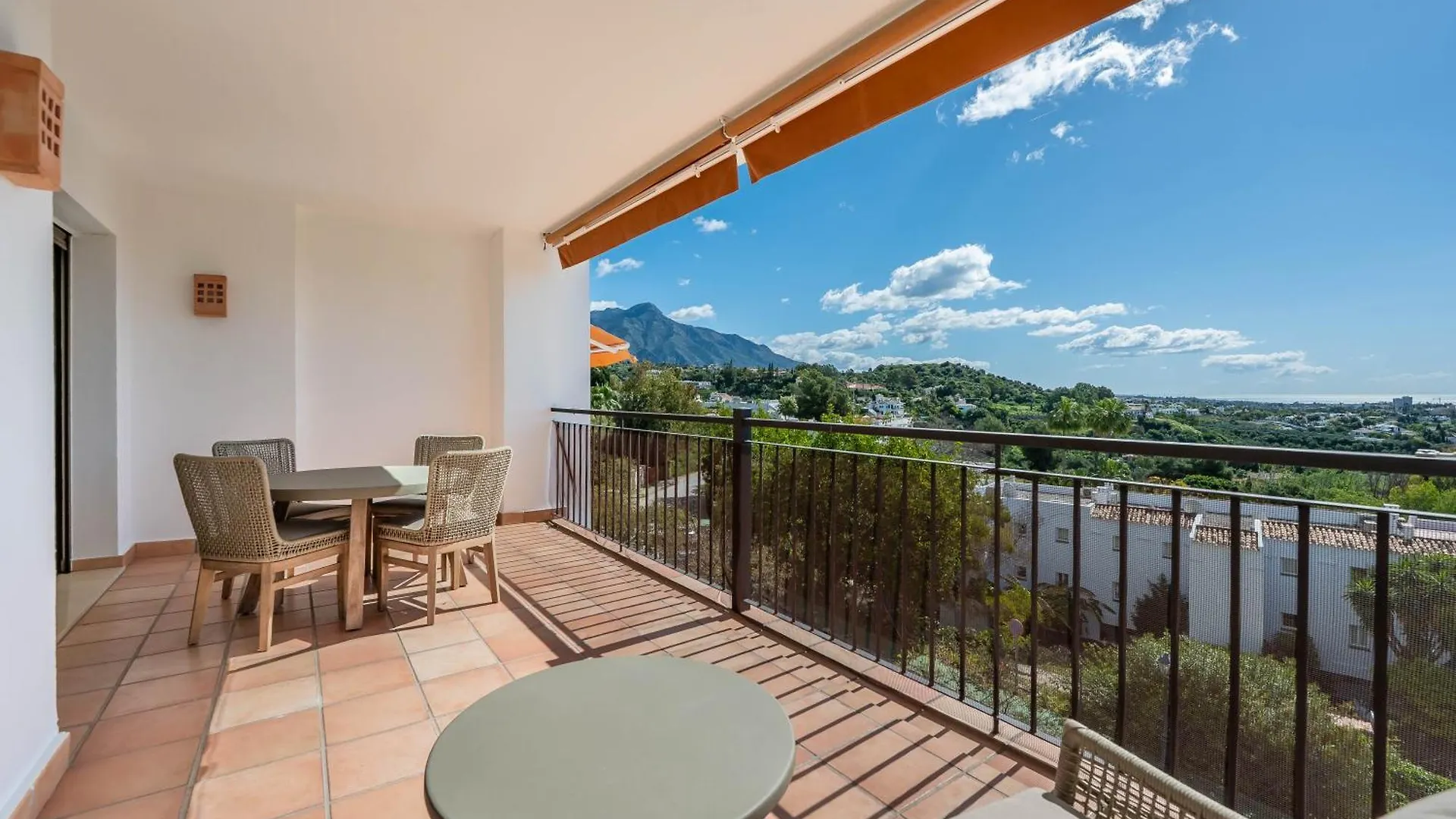 Vistas Espectaculares En La Quinta Suites Cerca De Puerto Banus Benahavís Spanien